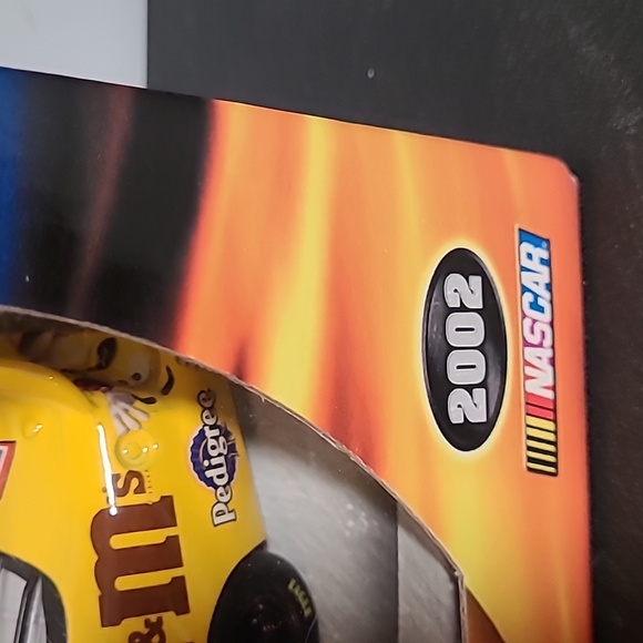 2002 Nascar #36 Ken Schrader M&M's Race Car, New in package - Picture 3 of 8